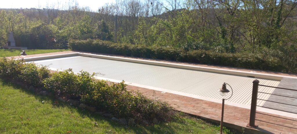 Chiusura piscina inverno Umbria messa in sicurezza impianto